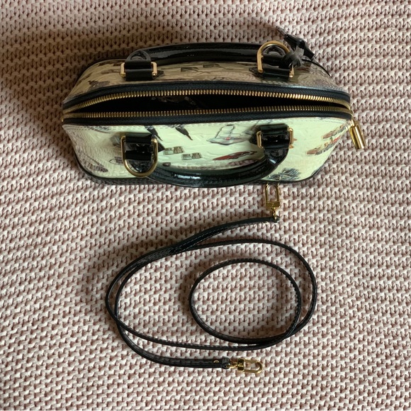 LOUIS VUITTON (COLLECTOR)
Alma "Sticker Animation" Handbag By Nicolas Ghesquière - Picture 6 of 9